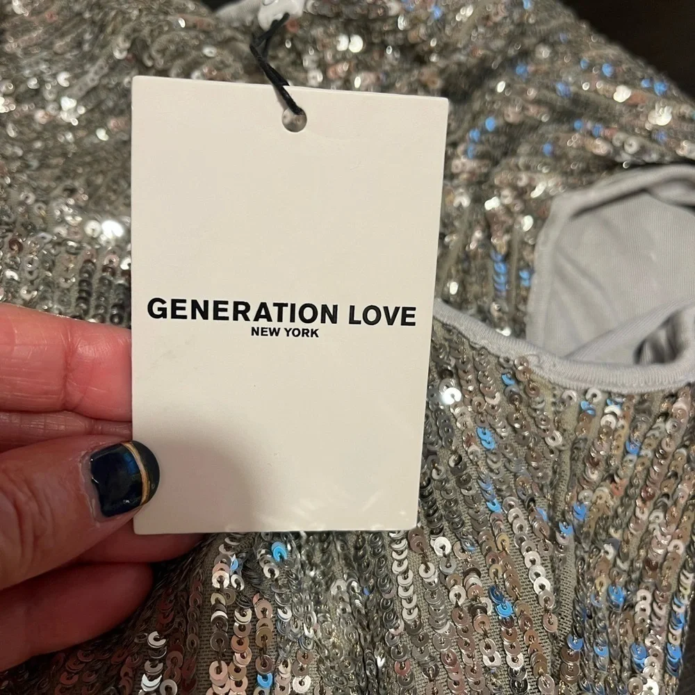 Generation Love Tina Silver Sequin One Shoulder Top Sz XXS NWT - Picture 2 of 7